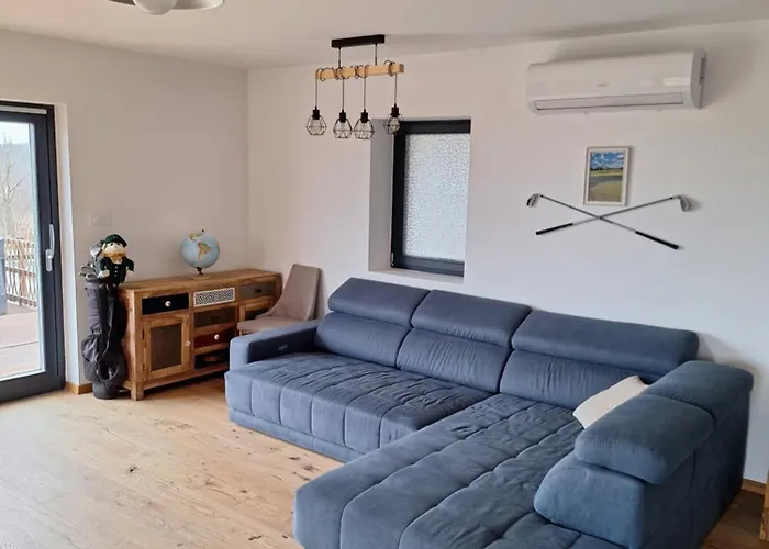 וילה Balaton House *